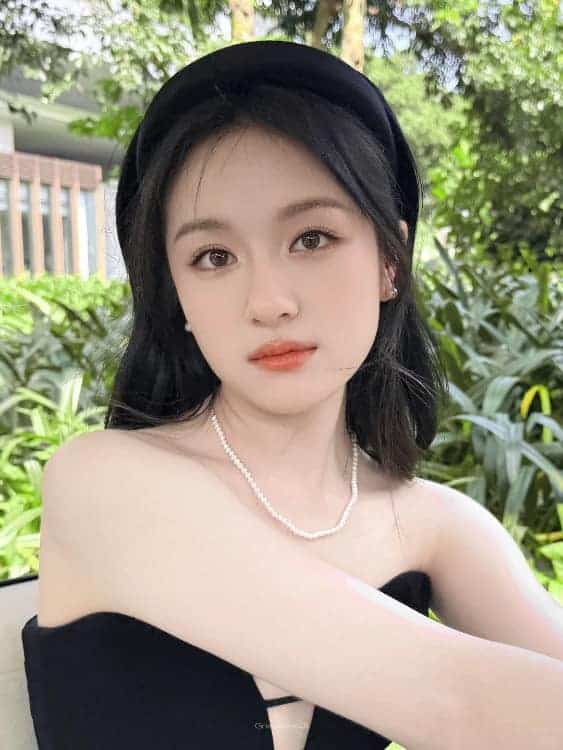 黑色长发李兰迪邻家姐姐氛围感微信头像_7