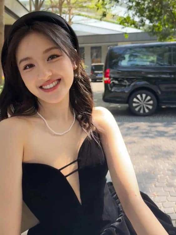 黑色长发李兰迪邻家姐姐氛围感微信头像_14