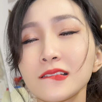 隔壁邻居停电孤男寡女观看电视剧