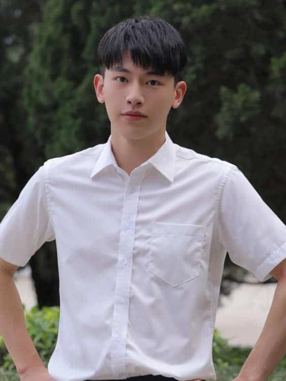 辛云来白衬衫少年感男生头像高清图片_2