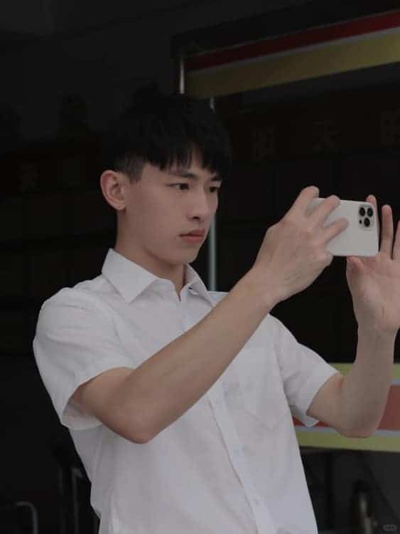 辛云来白衬衫少年感男生头像高清图片_6