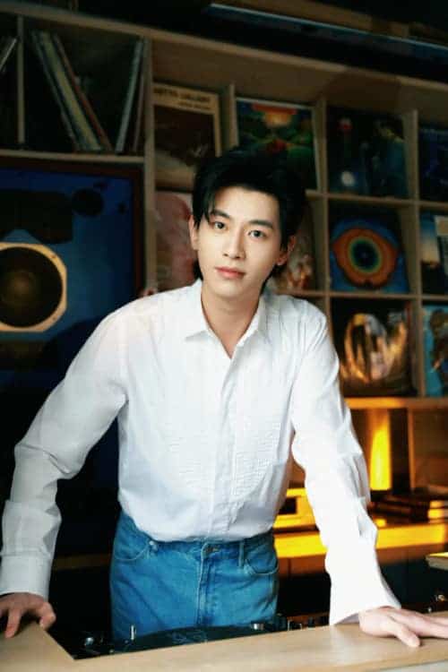 辛云来白衬衫少年感男生头像高清图片_7
