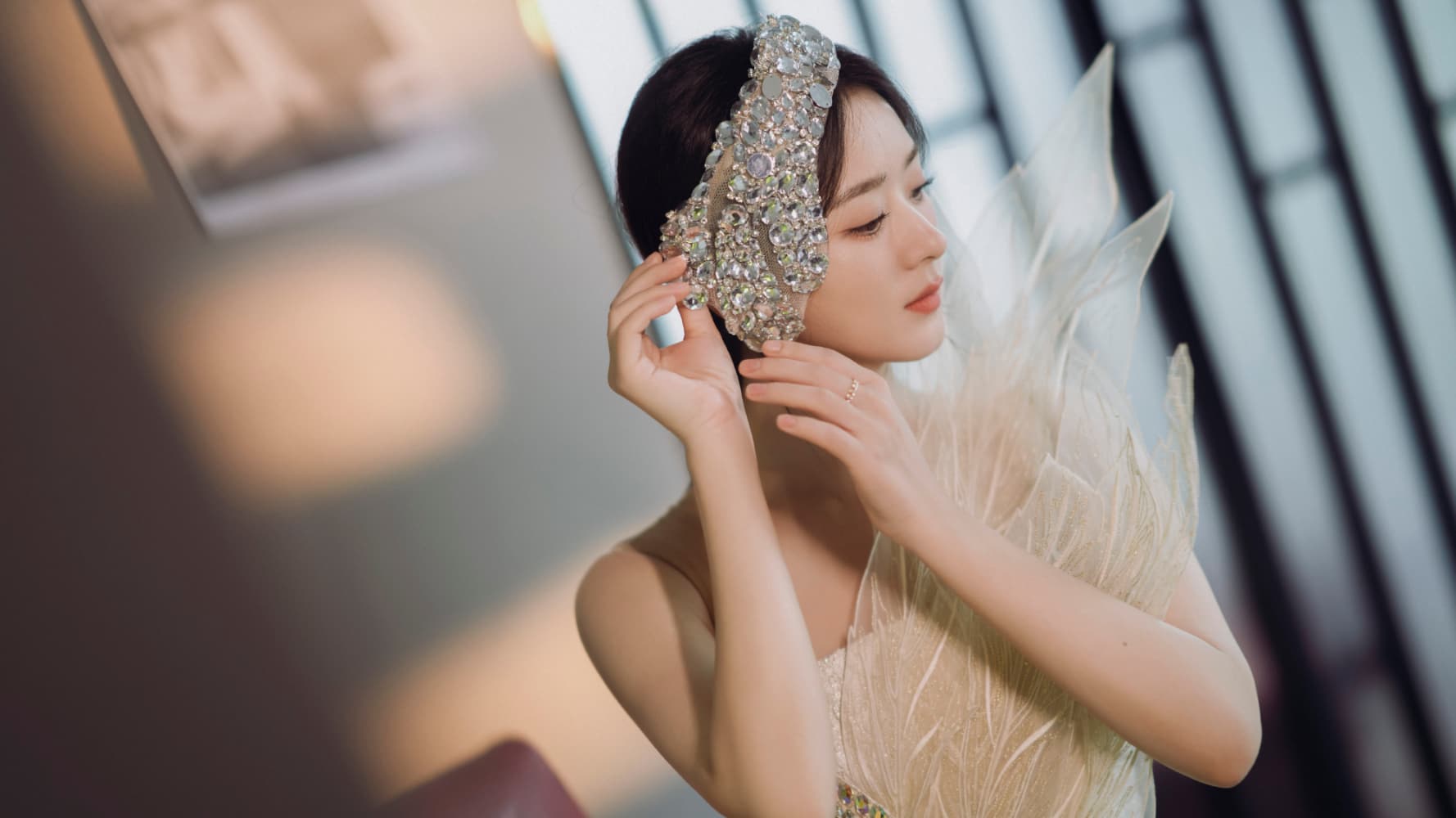 赵丽颖《与凤行》羽纱仙女裙图片_3