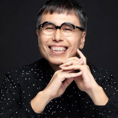 著名作词人何厚华因病离世