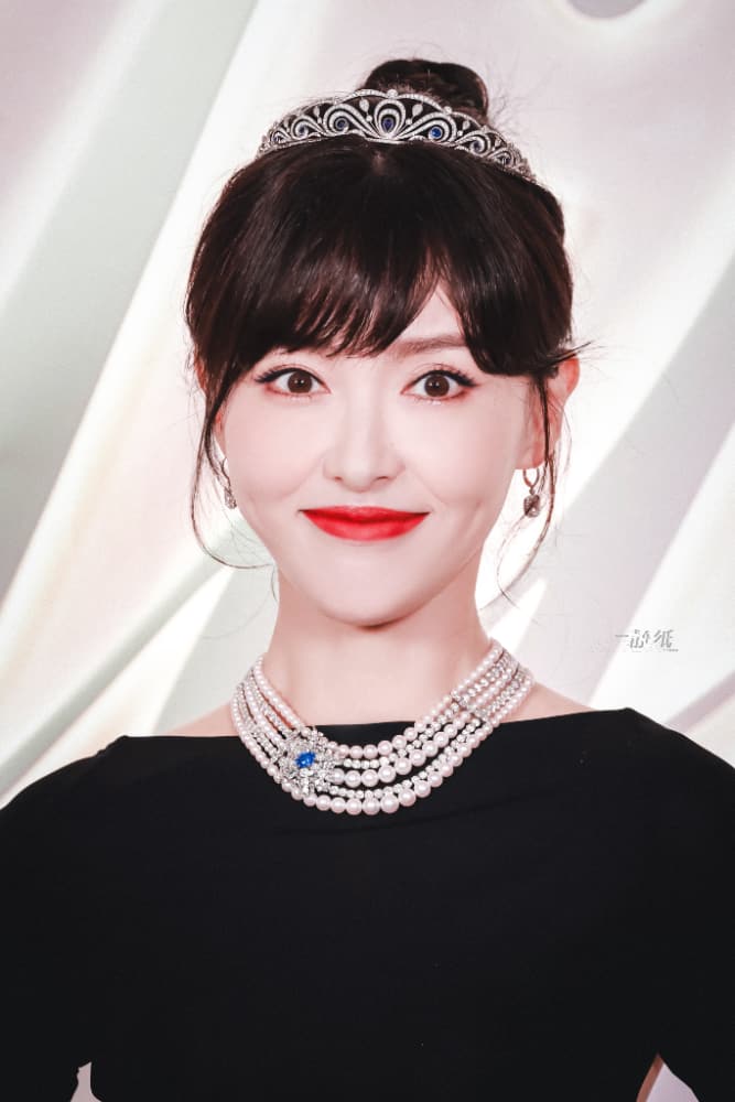 Tiffany活动唐嫣赫本公主风露背图片_11