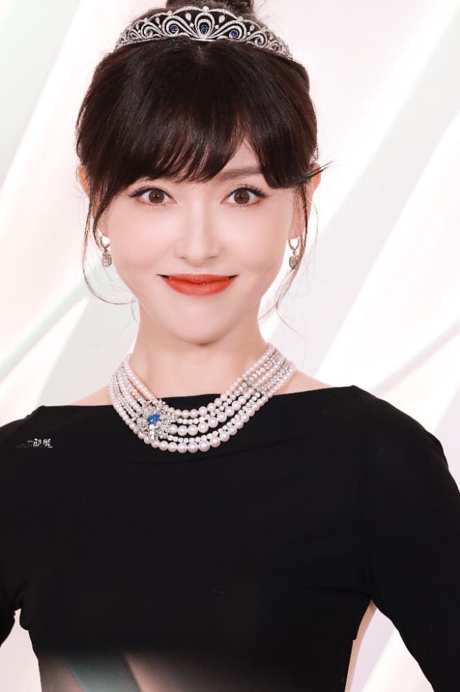 Tiffany活动唐嫣赫本公主风露背图片_8