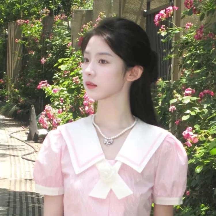 春天女生和鲜花唯美氛围感微信闺蜜头像_24