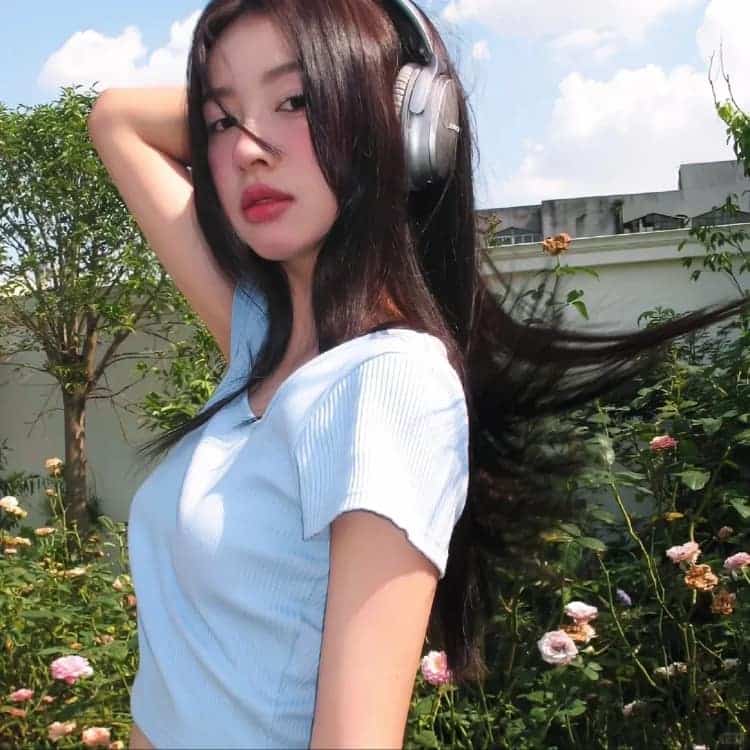 春天女生和鲜花唯美氛围感微信闺蜜头像_19