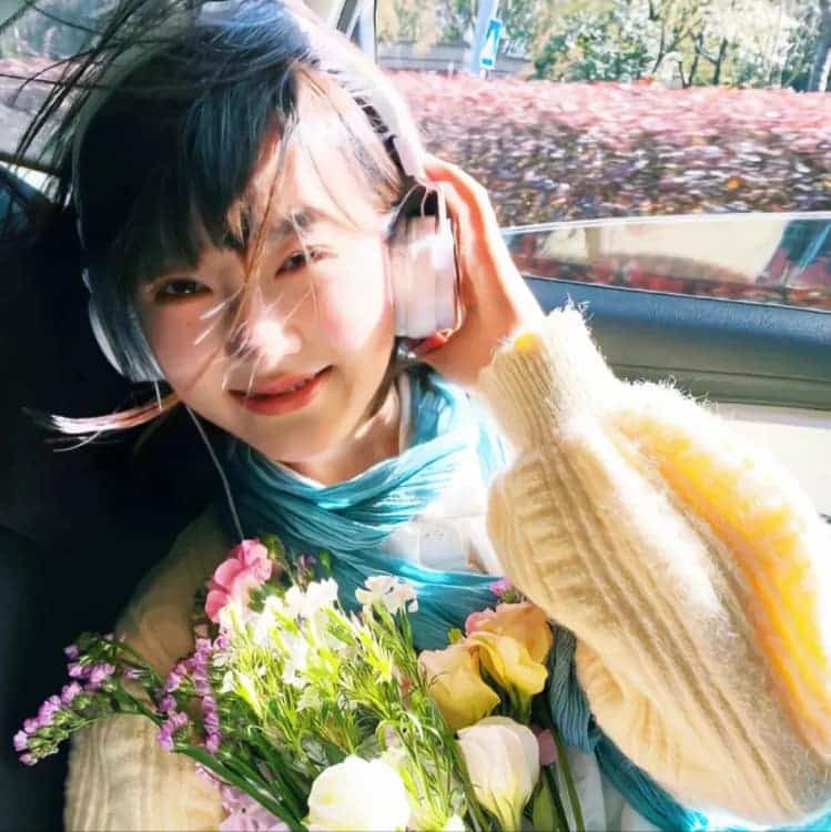 春天女生和鲜花唯美氛围感微信闺蜜头像_17