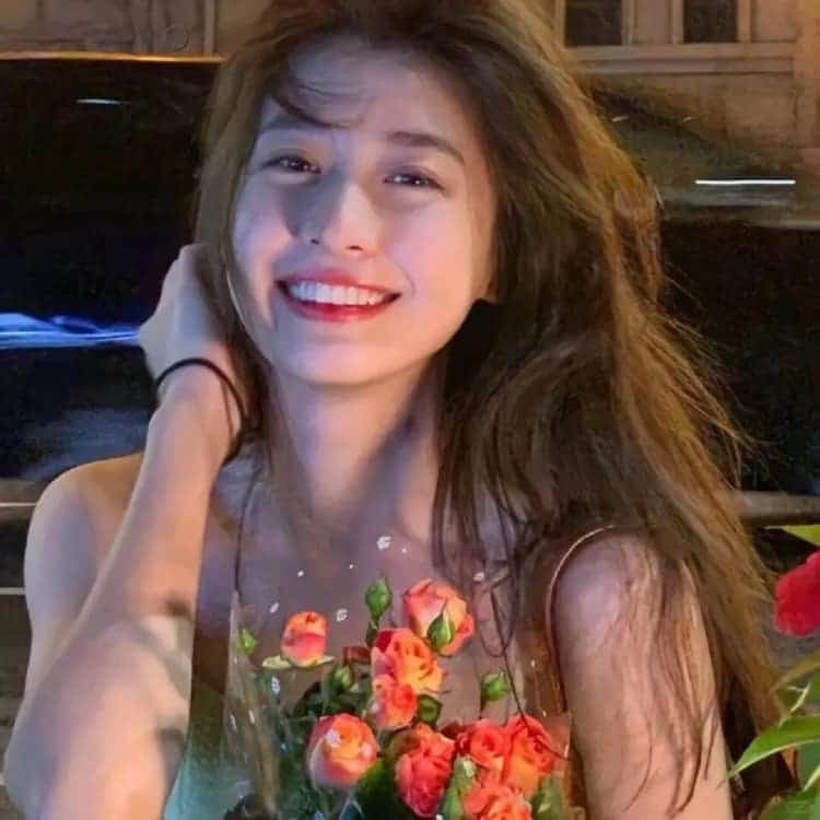 春天女生和鲜花唯美氛围感微信闺蜜头像_14