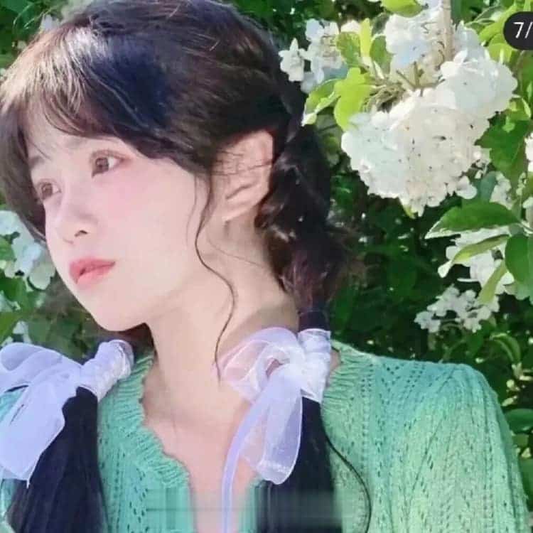 春天女生和鲜花唯美氛围感微信闺蜜头像_3