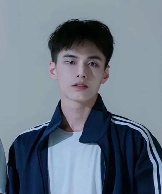 《与凤行》拂容君扮演者何与少年感生活照_1