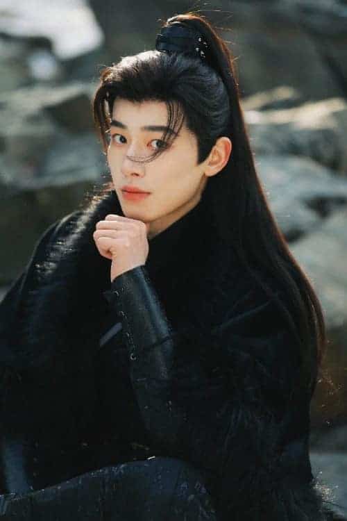 《与凤行》墨方扮演者辛云来黑衣古装高清照_3