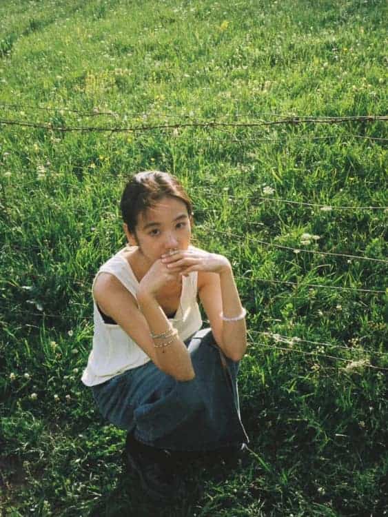 春天绿色森系唯美真人女生头像_7