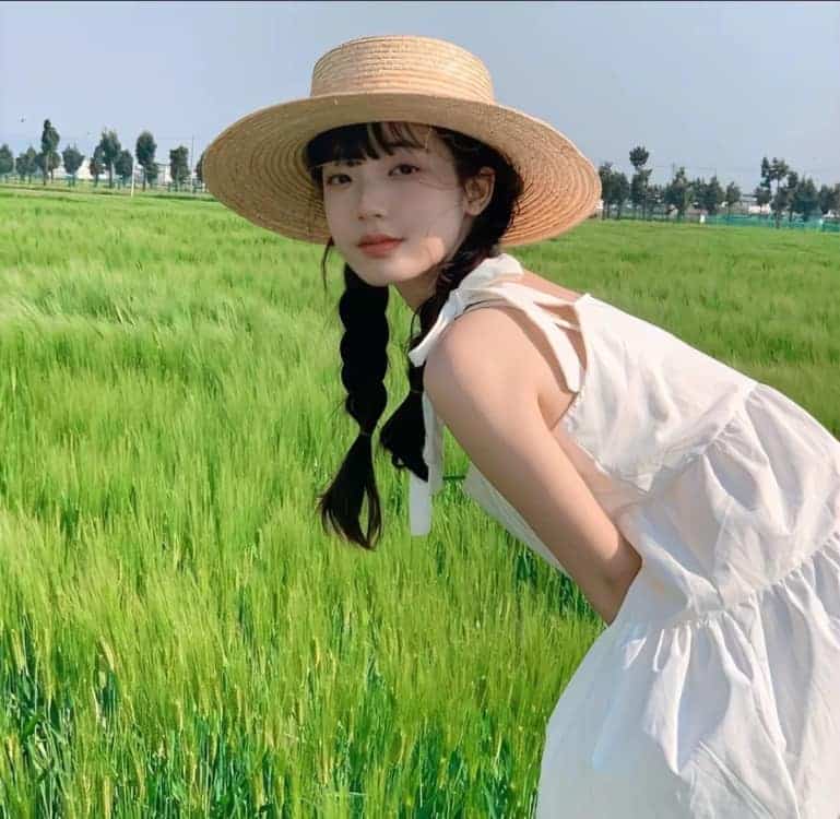 春天绿色森系唯美真人女生头像_17