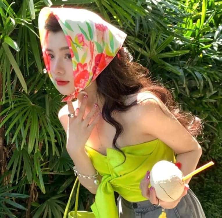 春天绿色森系唯美真人女生头像_20