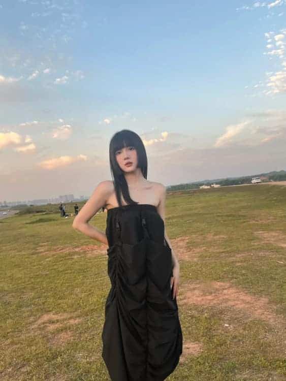 很火的公主切发型真人女生头像_5
