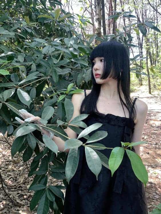 很火的公主切发型真人女生头像_6