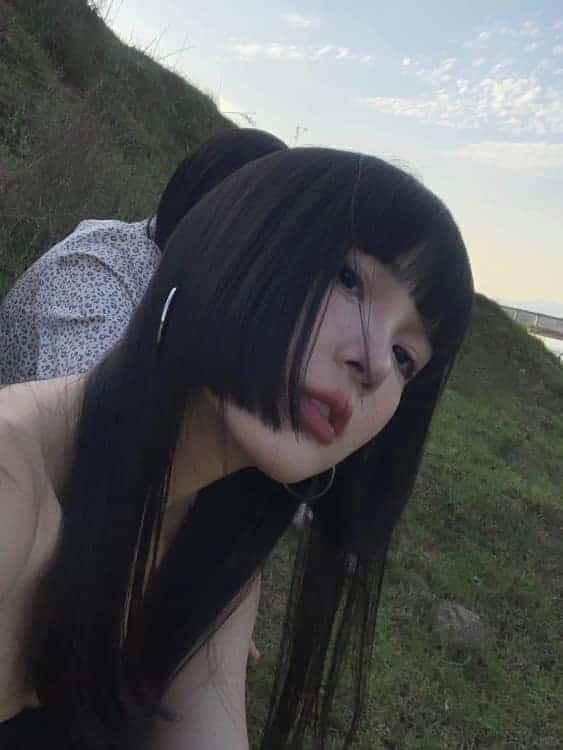 很火的公主切发型真人女生头像_9
