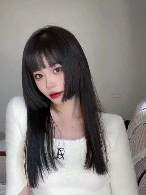 很火的公主切发型真人女生头像_15