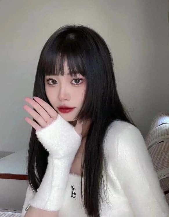 很火的公主切发型真人女生头像_18