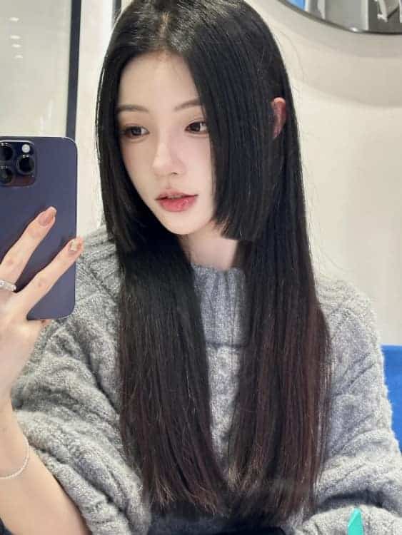 很火的公主切发型真人女生头像_19