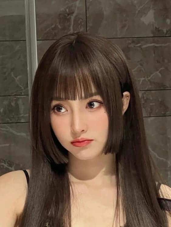 很火的公主切发型真人女生头像_25