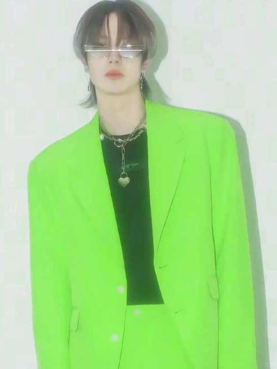帅哥王一博绿色系衣服高清图片_5