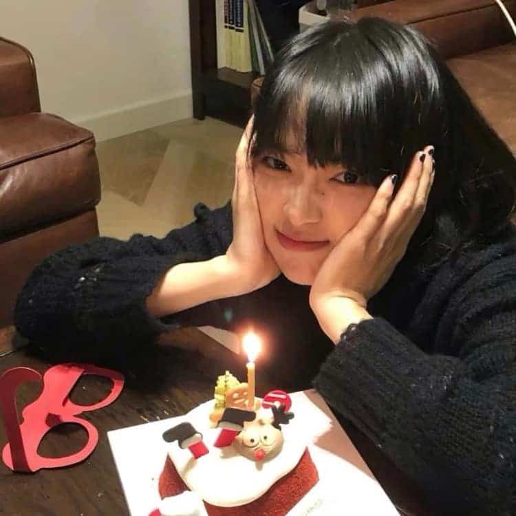ins高级质感小众唯美滤镜真人女生头像_1