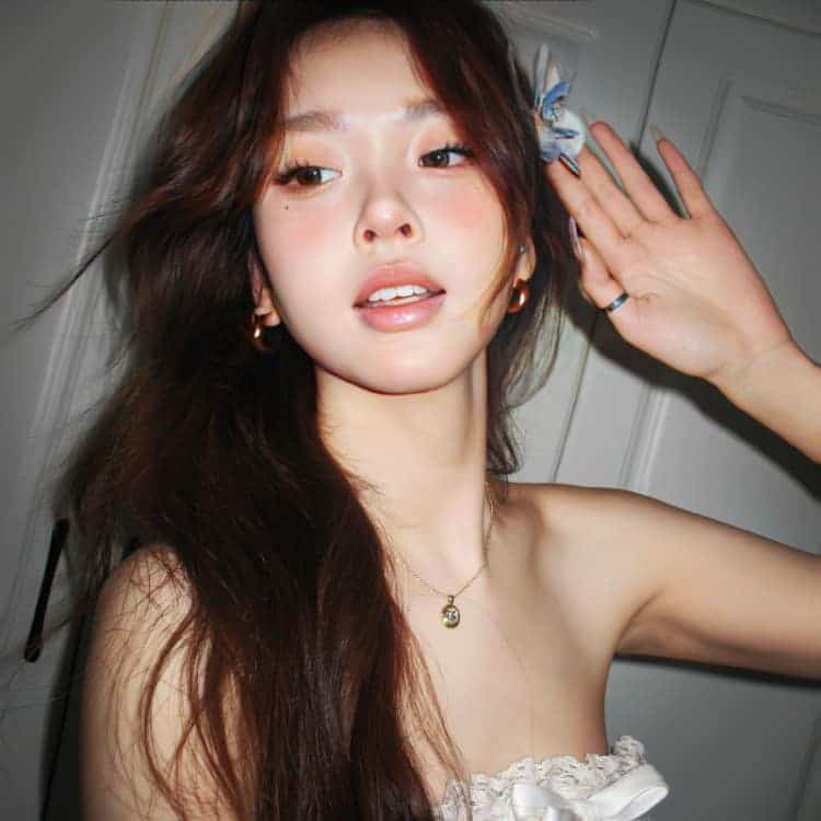 ins高级质感小众唯美滤镜真人女生头像_3