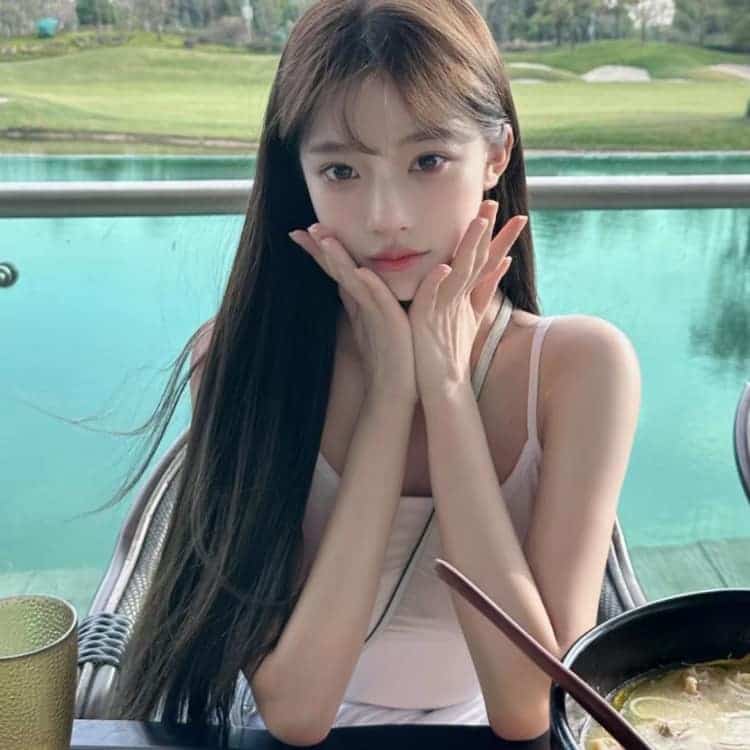 ins高级质感小众唯美滤镜真人女生头像_8