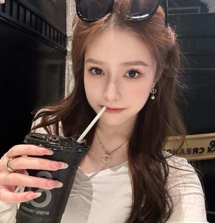 ins高级质感小众唯美滤镜真人女生头像_13