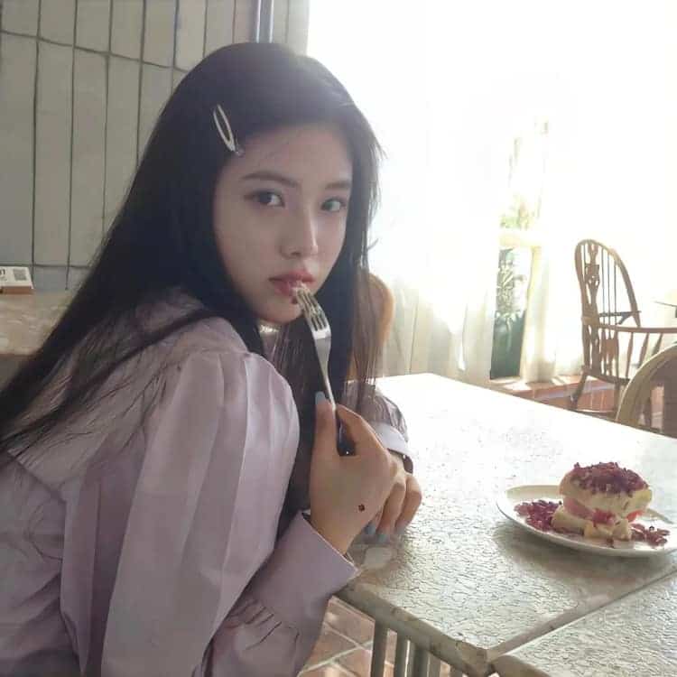 ins高级质感小众唯美滤镜真人女生头像_18