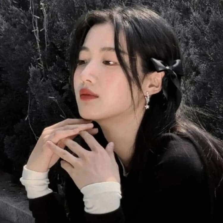 ins高级质感小众唯美滤镜真人女生头像_20