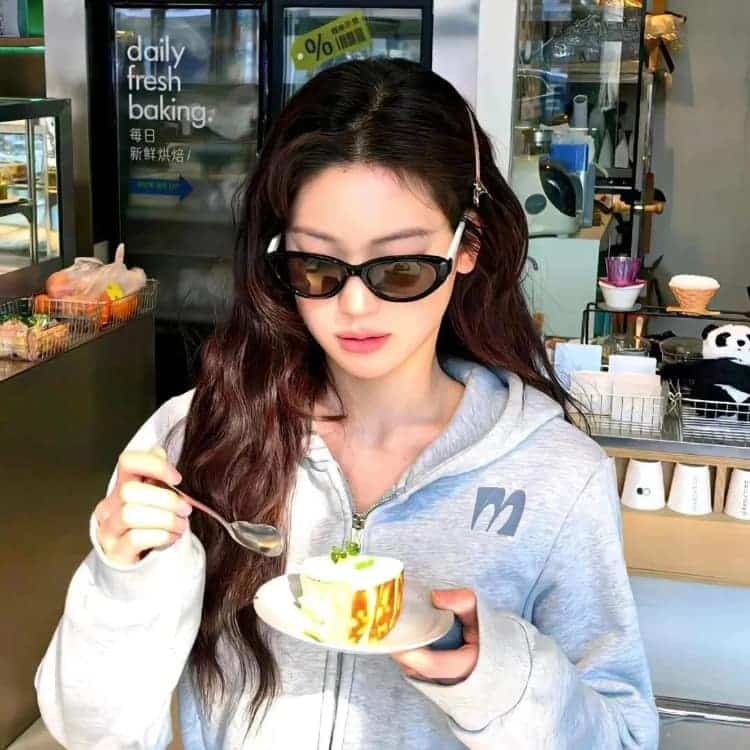 ins高级质感小众唯美滤镜真人女生头像_32