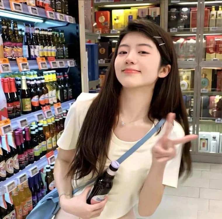 ins高级质感小众唯美滤镜真人女生头像_33