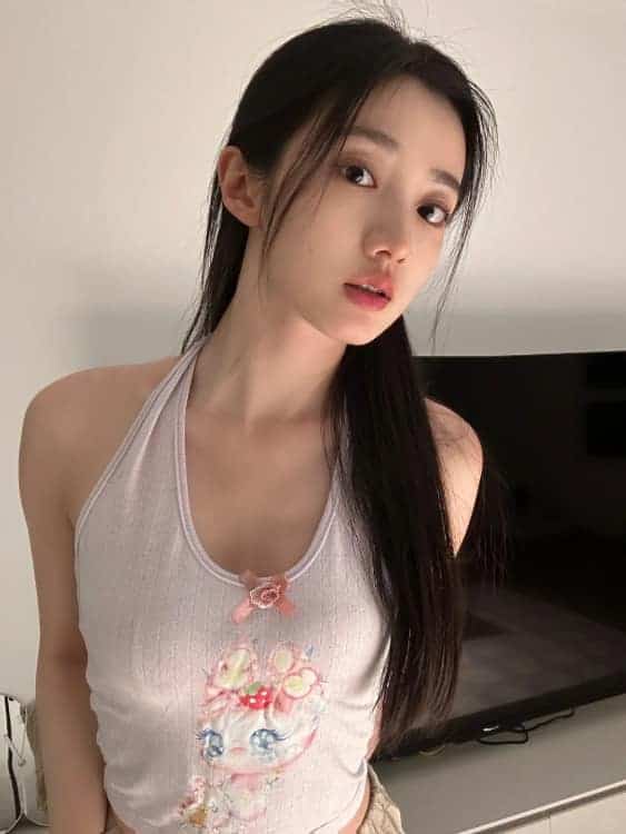 《与凤行》灵动少女小荷黄羿甜美现实生活美照_25