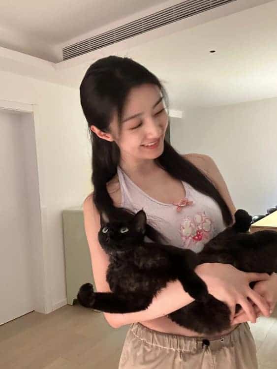 《与凤行》灵动少女小荷黄羿甜美现实生活美照_21