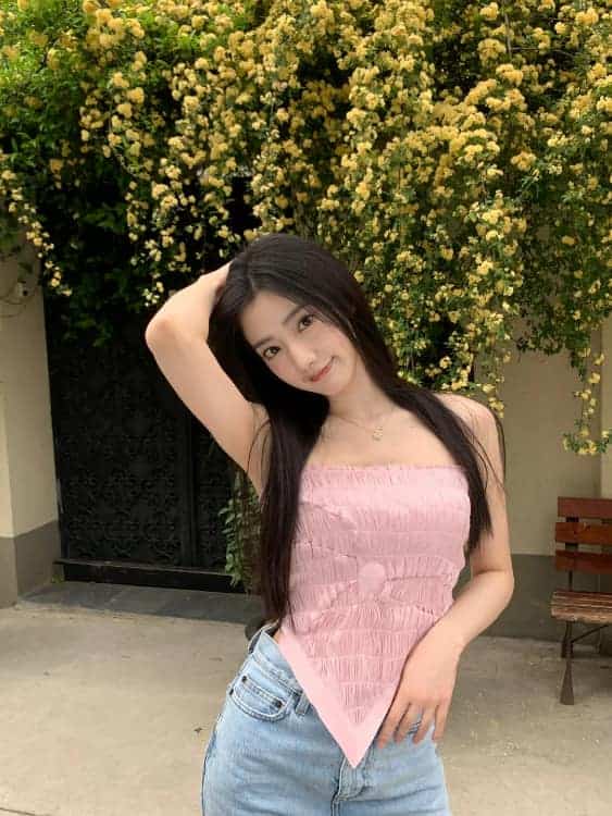 《与凤行》灵动少女小荷黄羿甜美现实生活美照_17
