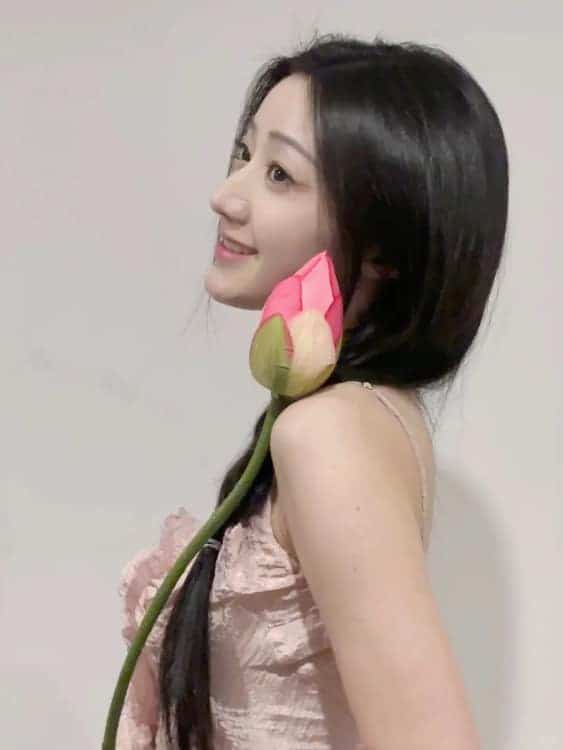 《与凤行》灵动少女小荷黄羿甜美现实生活美照_7