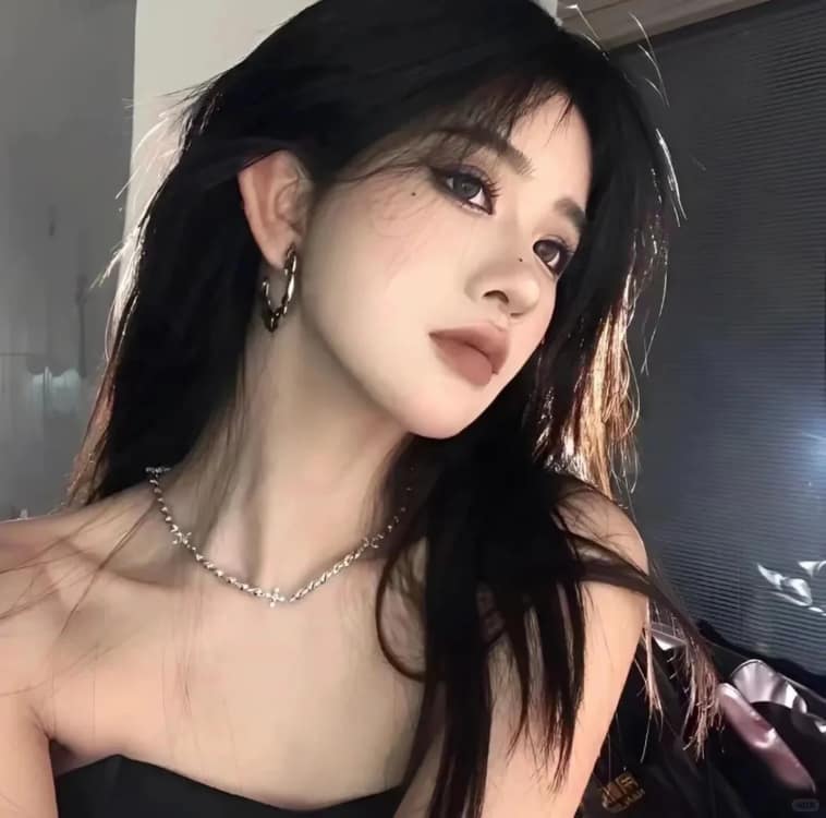 漂亮好看的感性成熟真人女生头像_4