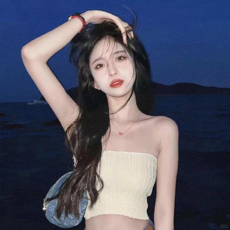 漂亮好看的感性成熟真人女生头像_14