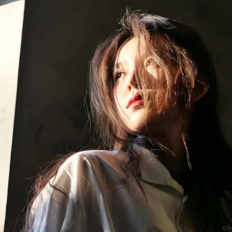 漂亮好看的感性成熟真人女生头像_16