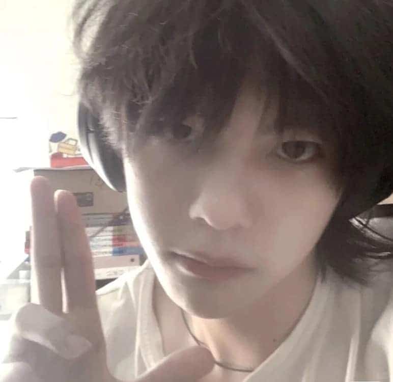 让人有聊天欲望的纯欲真人男生头像_9