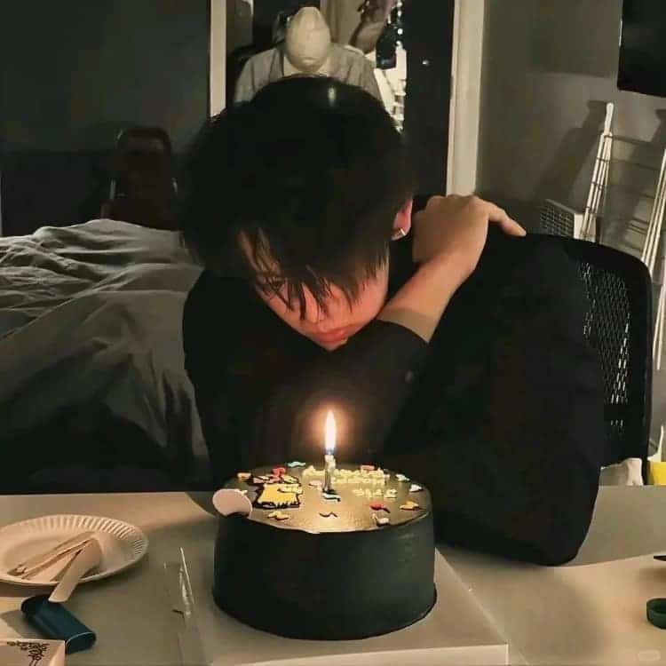 让人有聊天欲望的纯欲真人男生头像_13