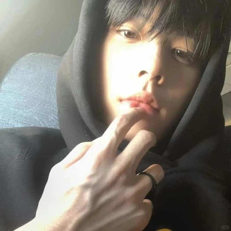 让人有聊天欲望的纯欲真人男生头像_17