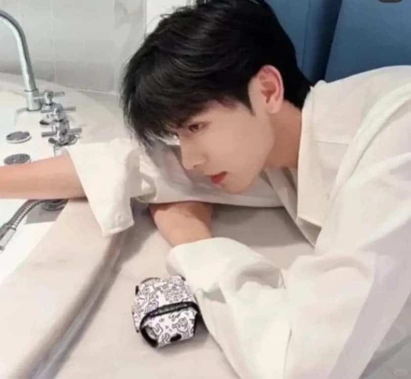 让人有聊天欲望的纯欲真人男生头像_18