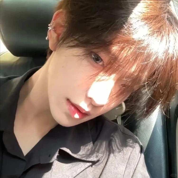 让人有聊天欲望的纯欲真人男生头像_19
