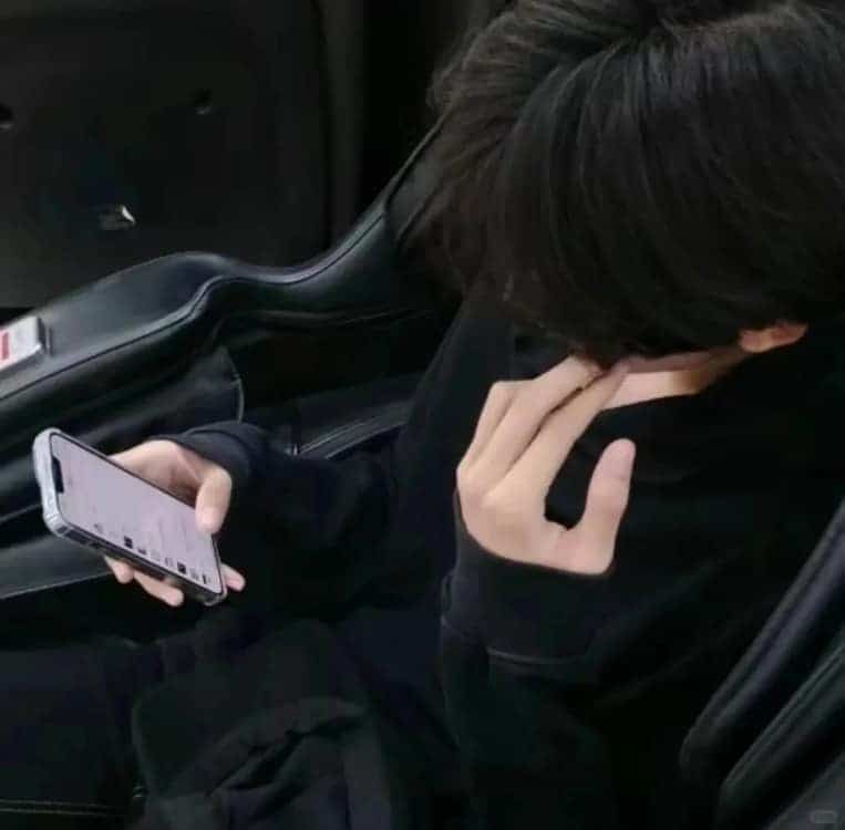 让人有聊天欲望的纯欲真人男生头像_22