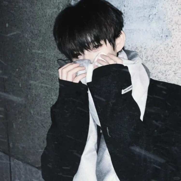 让人有聊天欲望的纯欲真人男生头像_25